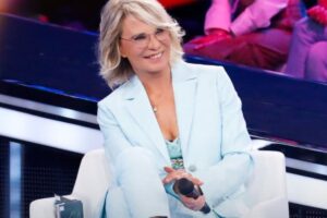 Maria De Filippi sorride